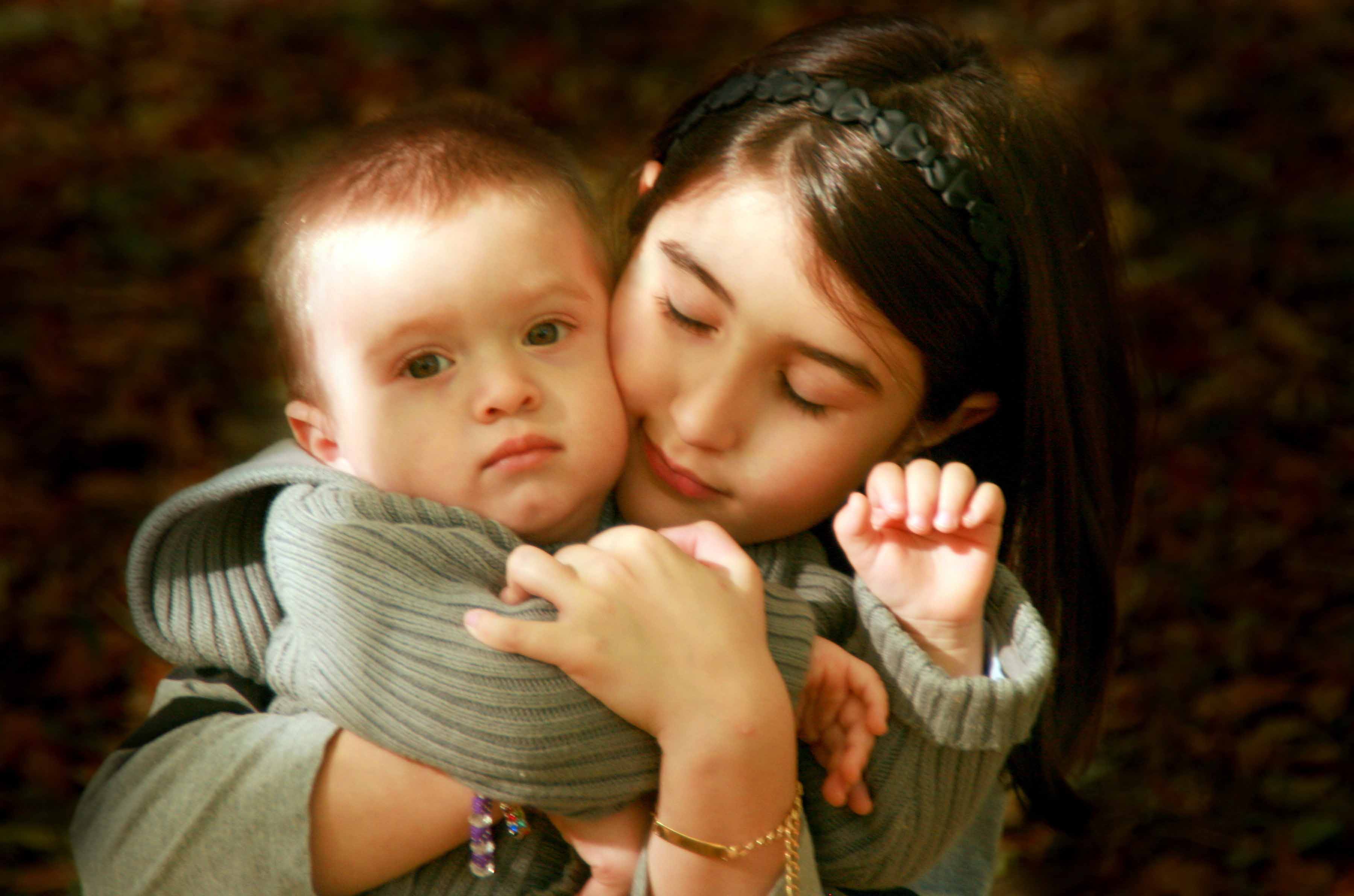 Elder Sister Is Always A Second Mother Quotes - HD Wallpaper 