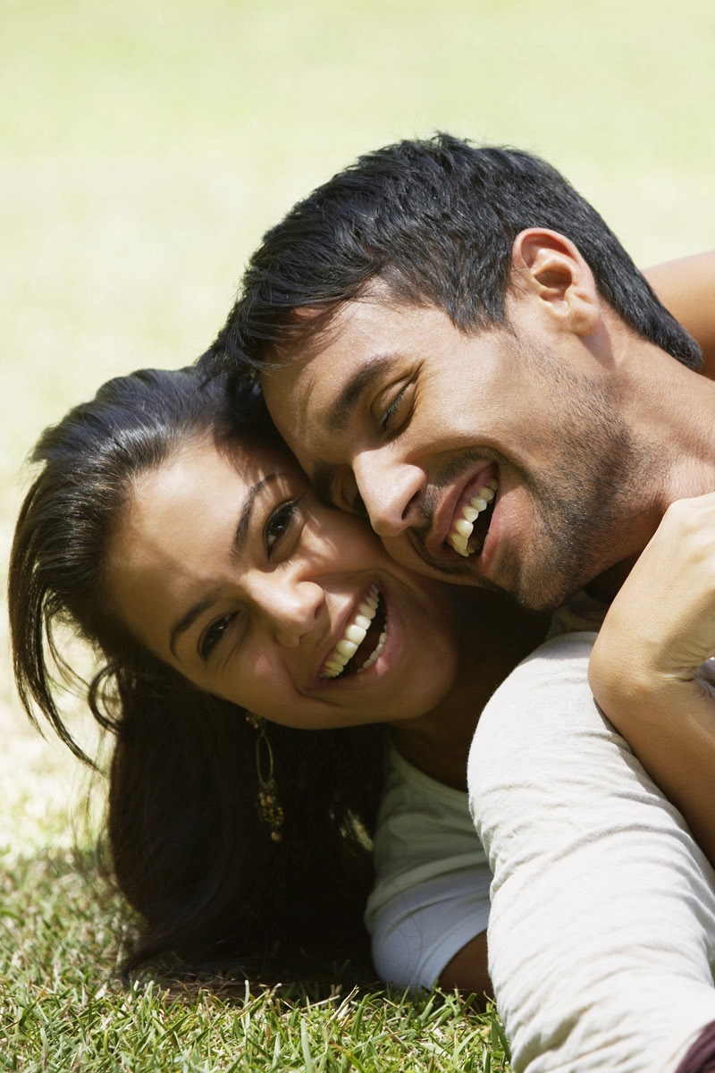 Wallpaper Couple, Love, Hug, Happiness - Relação Conjugal - HD Wallpaper 