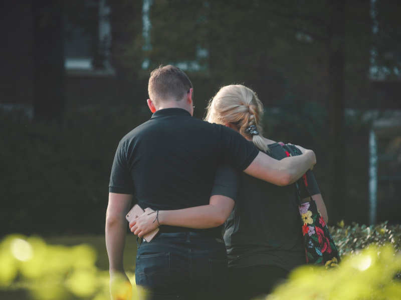 Happy Hug Day 2019 - HD Wallpaper 