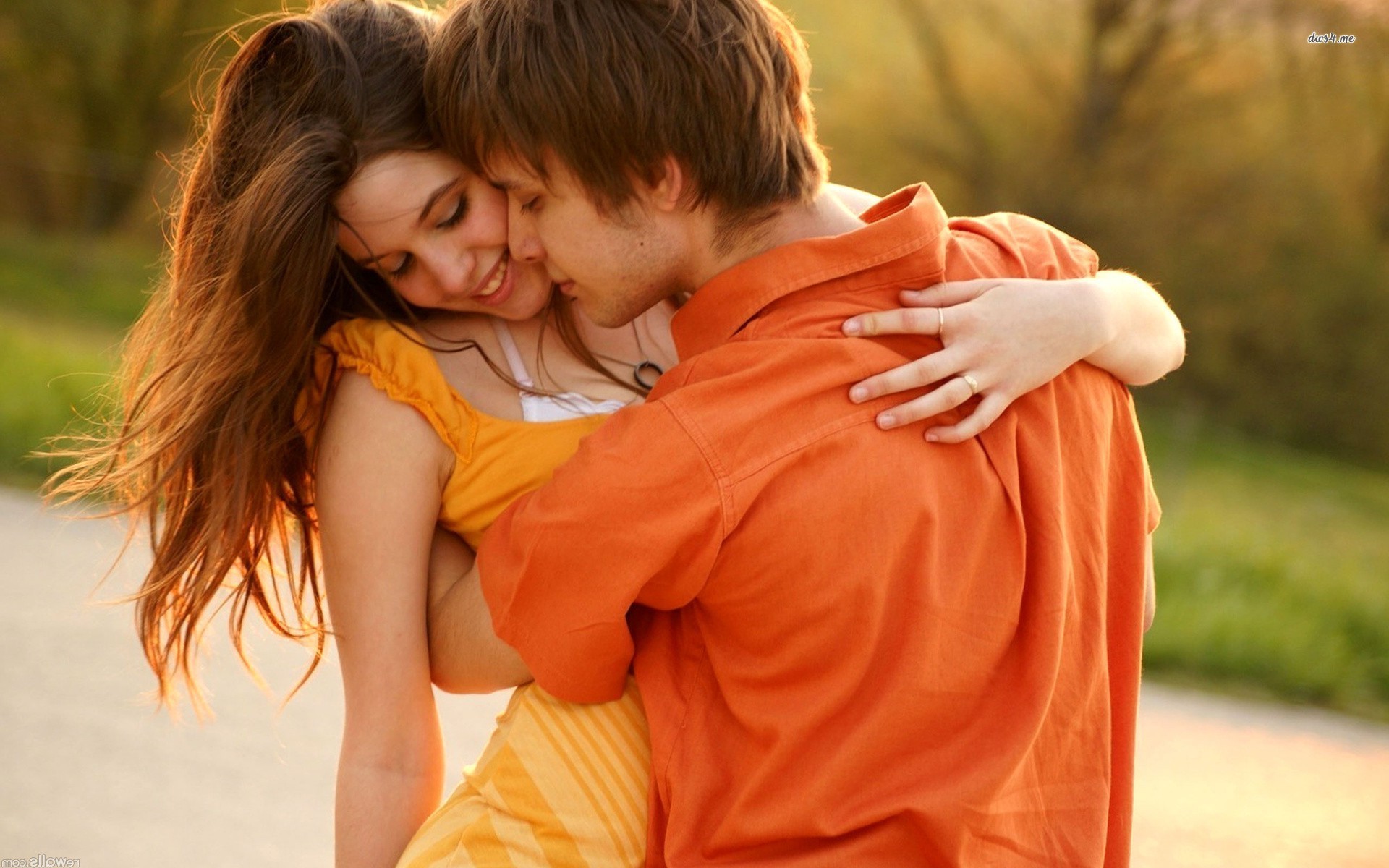 Cute Couple Hug For Mobile Wallpapers For Iphone Is - Love Couple Images Hd - HD Wallpaper 