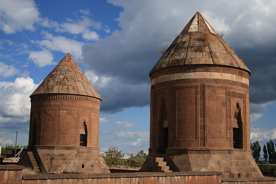 Ahlat Ta Gezilecek Yerler - HD Wallpaper 