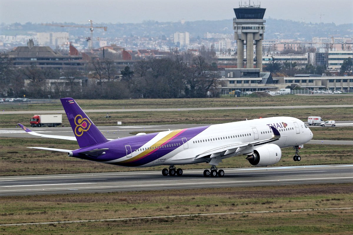 A350 900 Thai Airways Hs Tsk - Boeing 777 - HD Wallpaper 