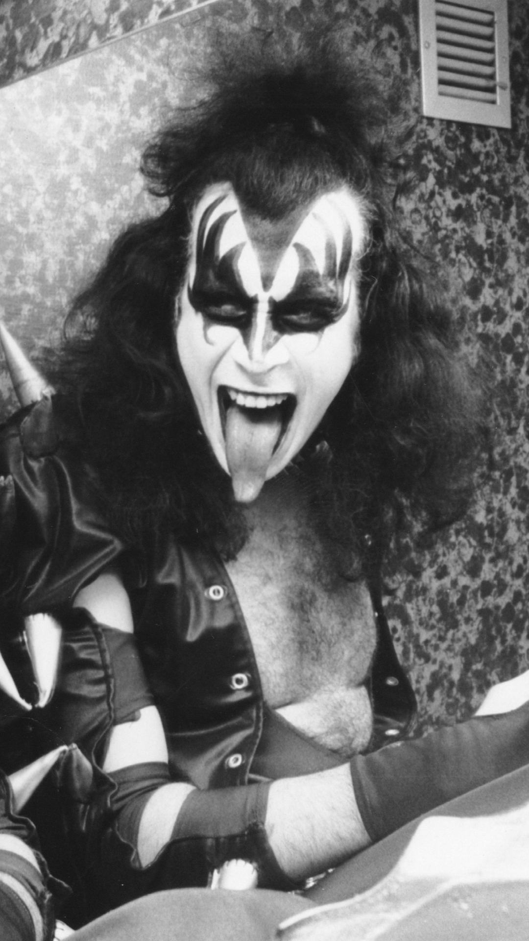 Spinning Gold Kiss - HD Wallpaper 