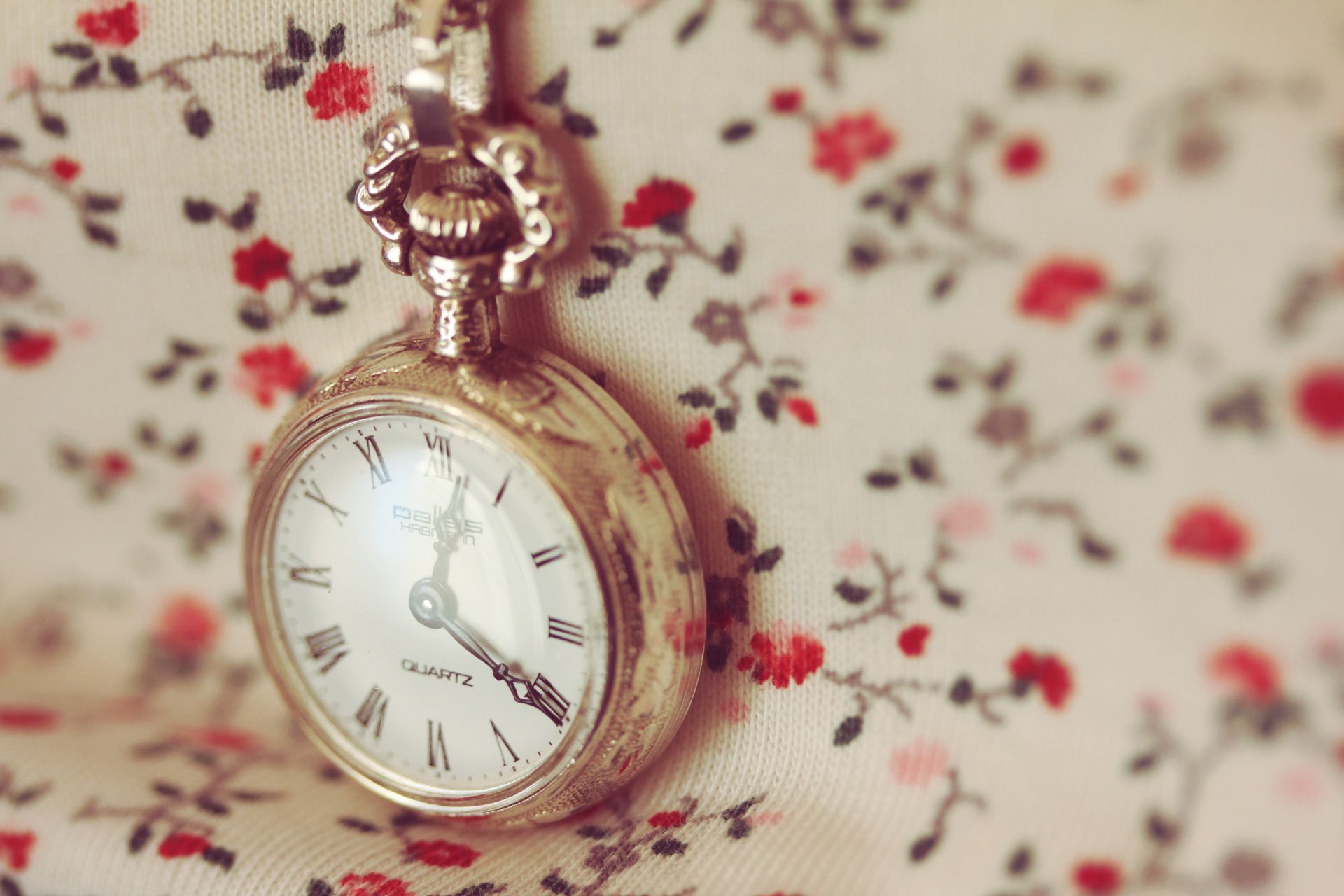 Items Time Clock Desktop Watch Decoration Gold Retro - Vintage Cute Wallpapers For Desktop - HD Wallpaper 