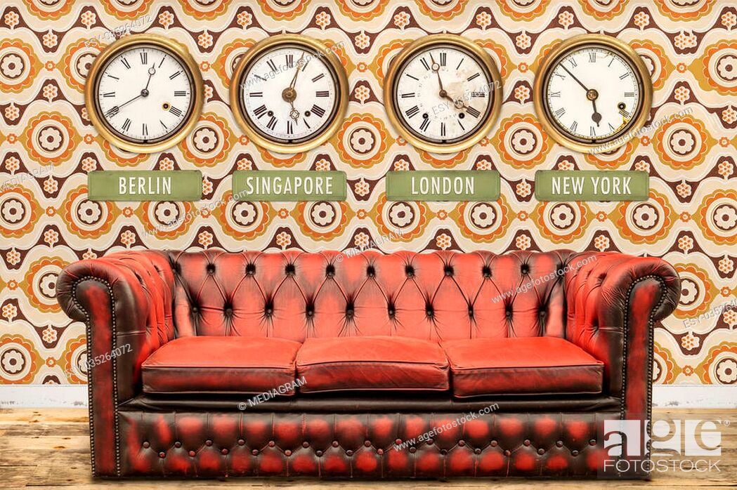 Retro Chesterfield Sofa With World Time Clocks On A - Reloj De Pared Y Sofa - HD Wallpaper 