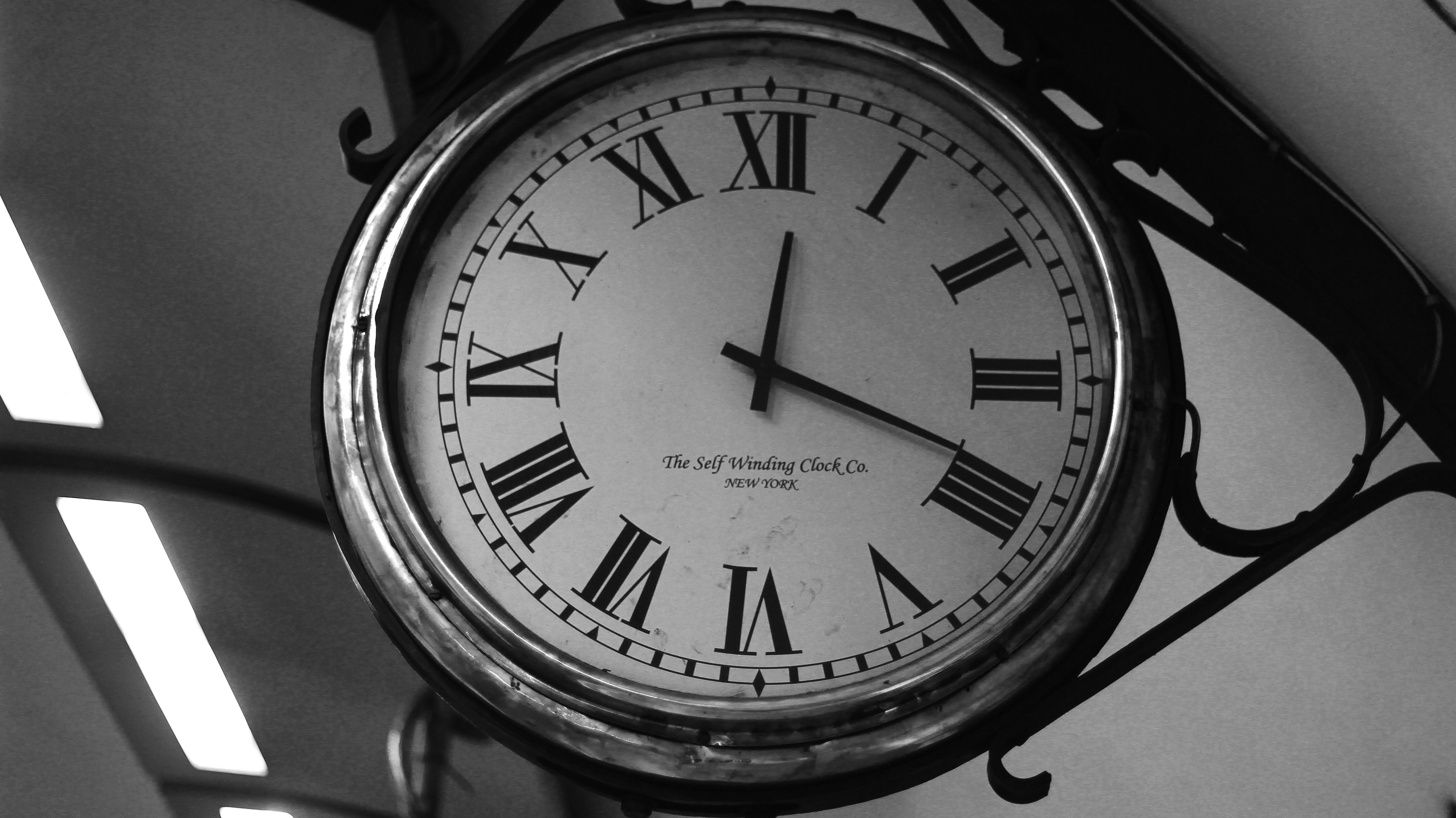 Apple Clock - HD Wallpaper 
