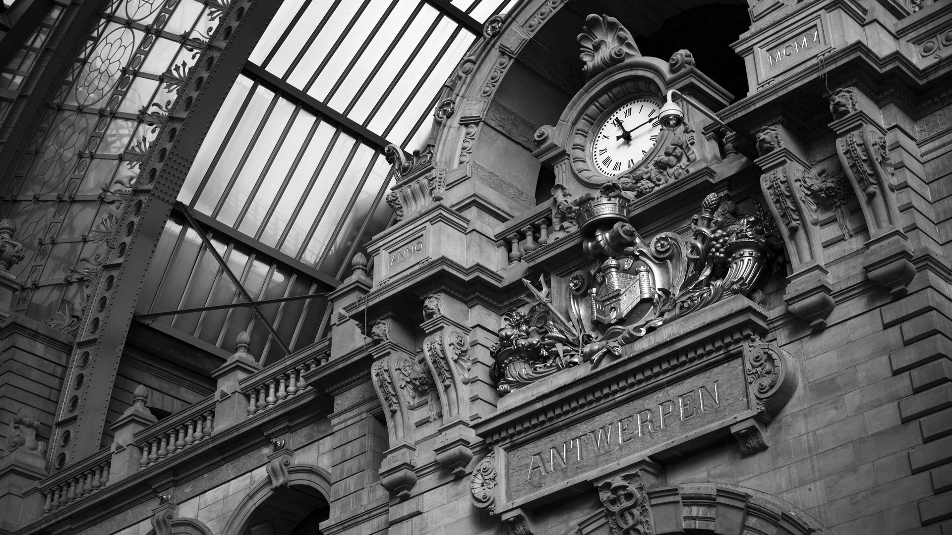 Wallpaper Clock, Wall, Black White, Stone, Building - Antwerp Train Station Background - HD Wallpaper 