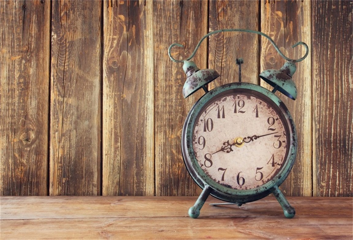 Vintage Alarm Clock On Wooden Table - HD Wallpaper 