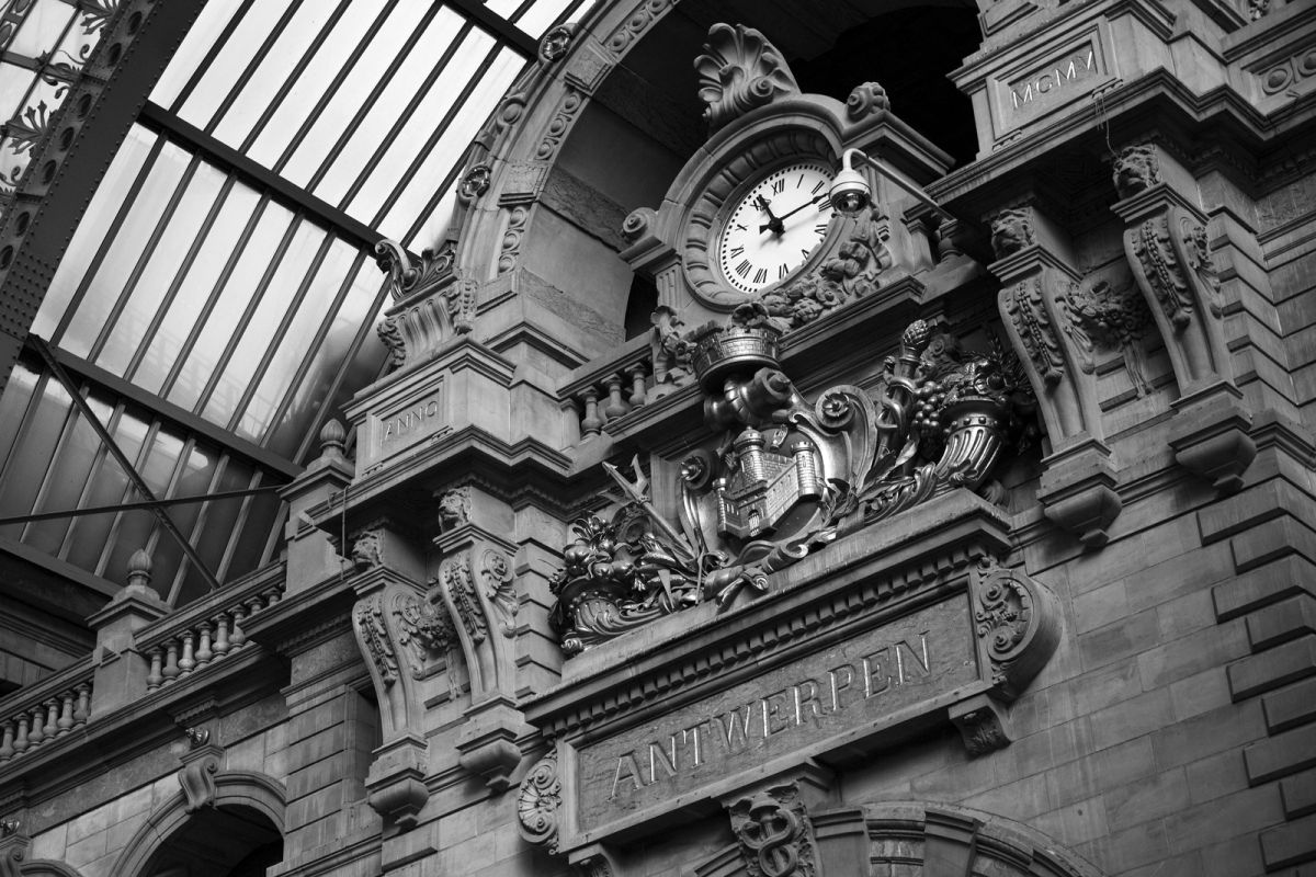 Antwerp Train Station Background - HD Wallpaper 