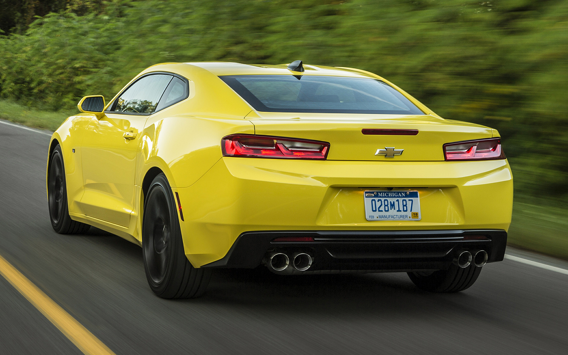 Yellow Camaro Rs 2017 - HD Wallpaper 