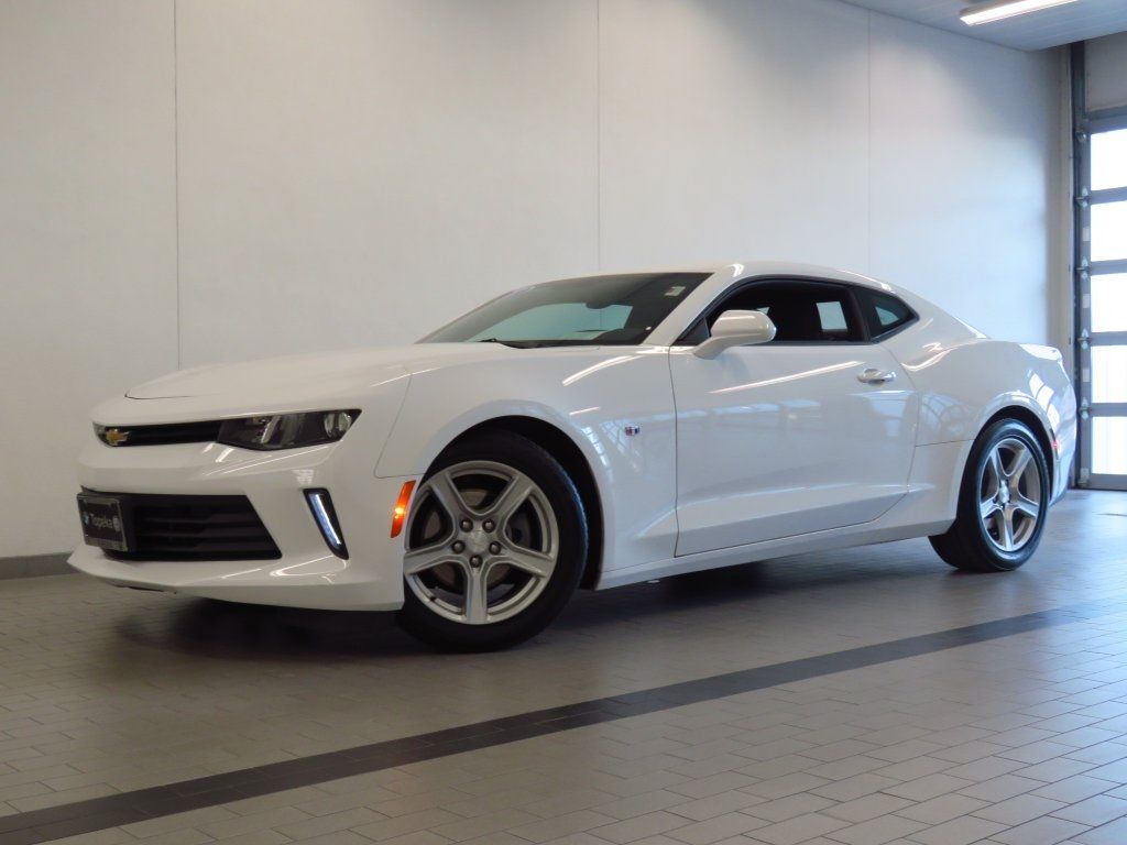 2017 Chevrolet Camaro 1lt Topeka Ks - 2017 Camaro 1lt Summit White - HD Wallpaper 