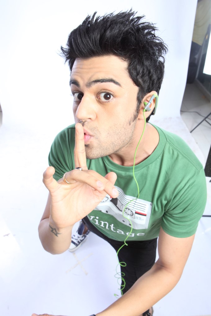 Mickey Virus Photos - Manish Paul Photoshoot - HD Wallpaper 
