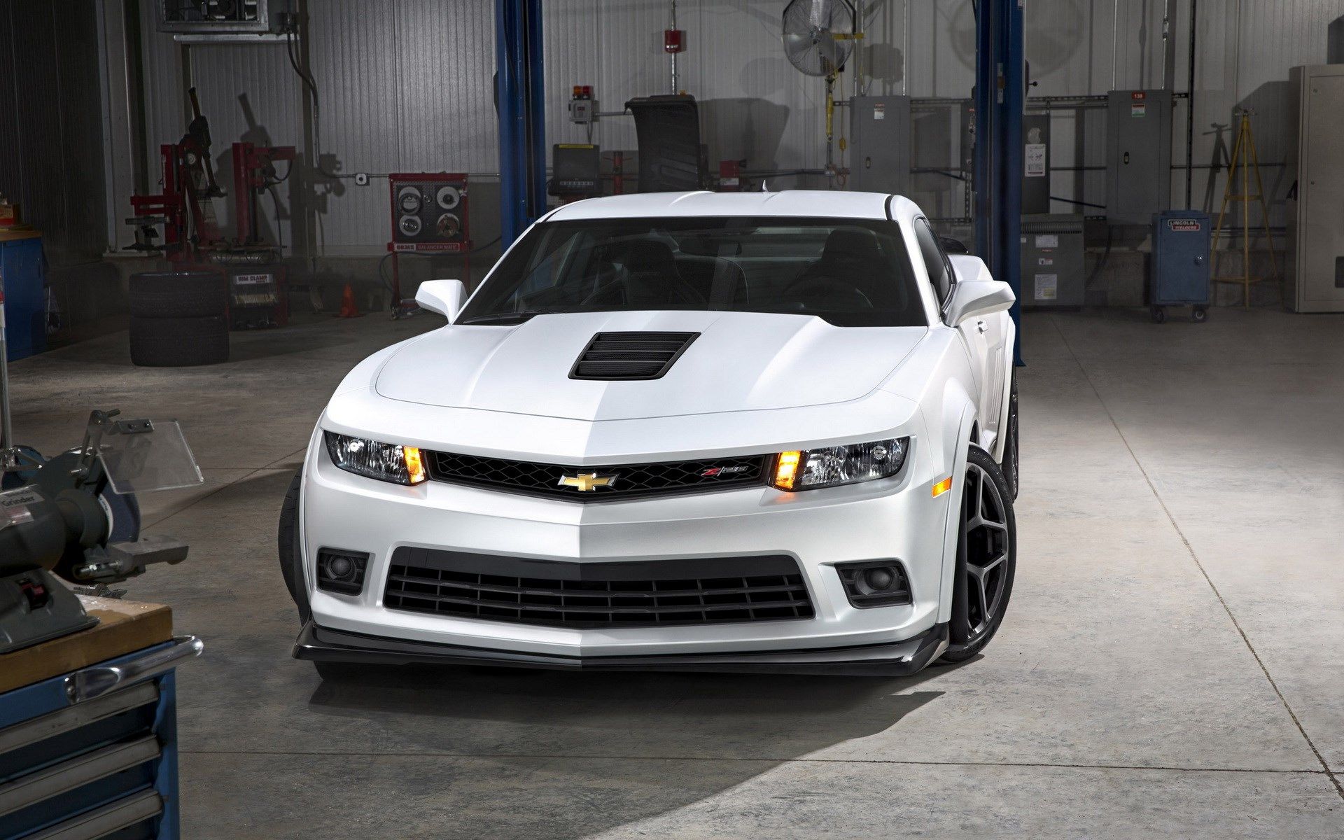 Chevrolet Camaro White 2014 - HD Wallpaper 