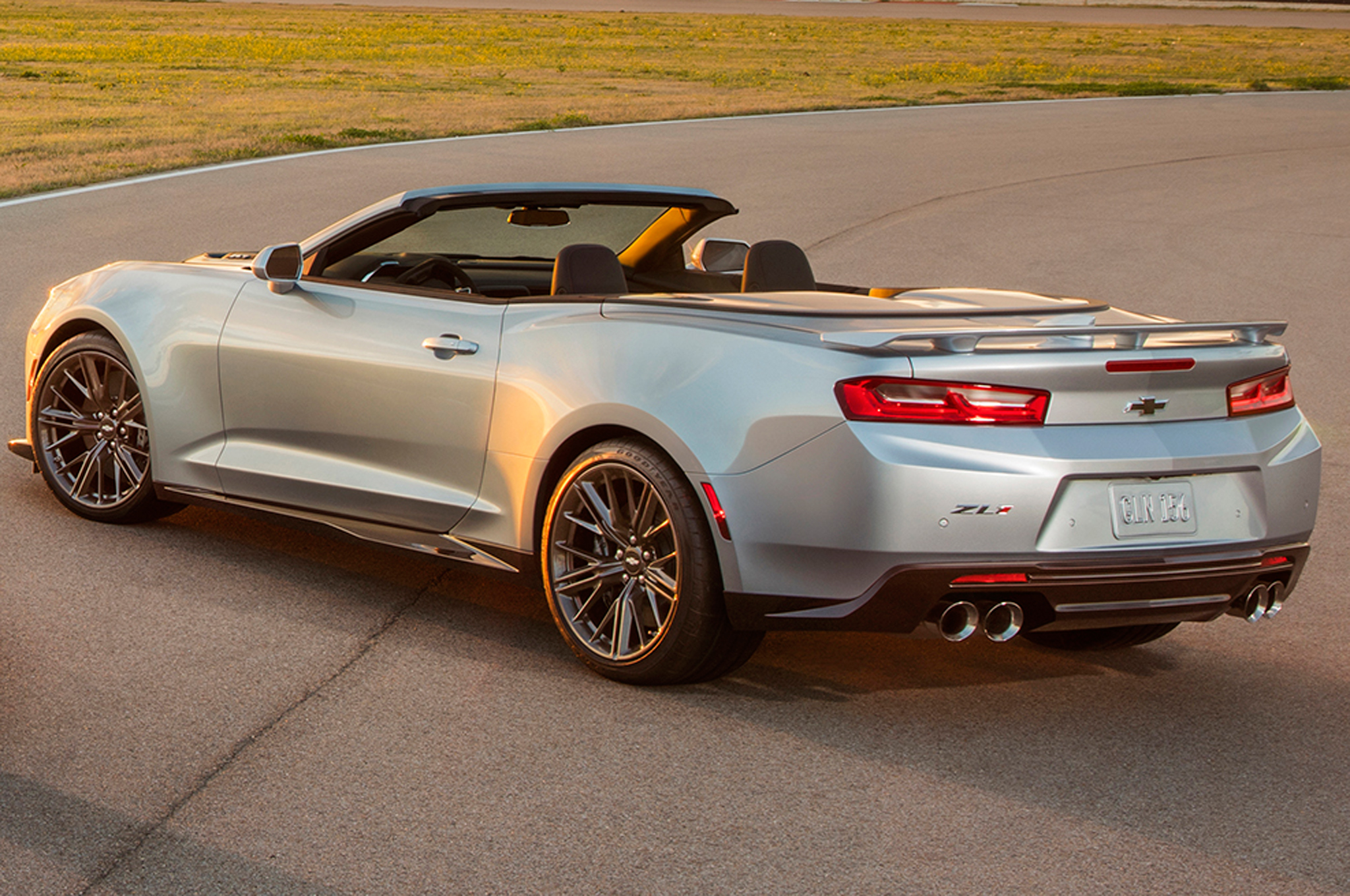 2017 Chevrolet Camaro Convertible Price - HD Wallpaper 