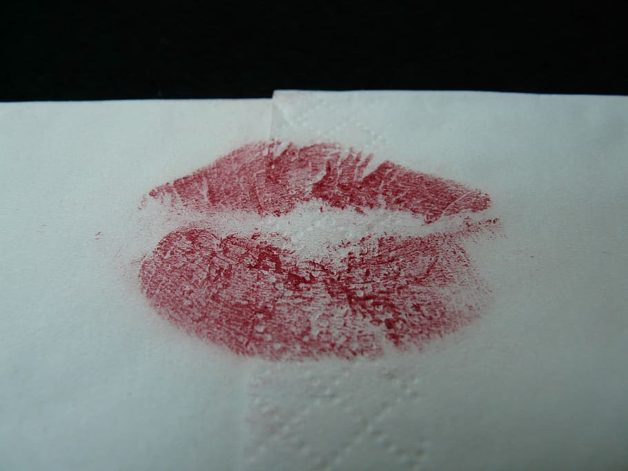 Red Lips Mark On White Paper, Kiss, Kiss, Mouth, Love, - Beso Boca Labios Rojos - HD Wallpaper 