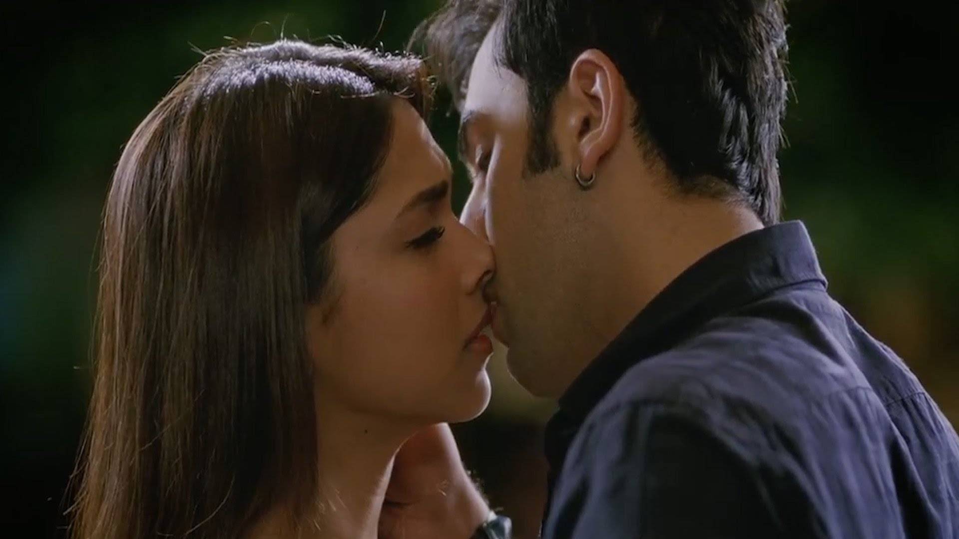 Needfull Kiss Cute Conversation - Ye Jawani Hai Diwani Ranbir Kapoor - HD Wallpaper 