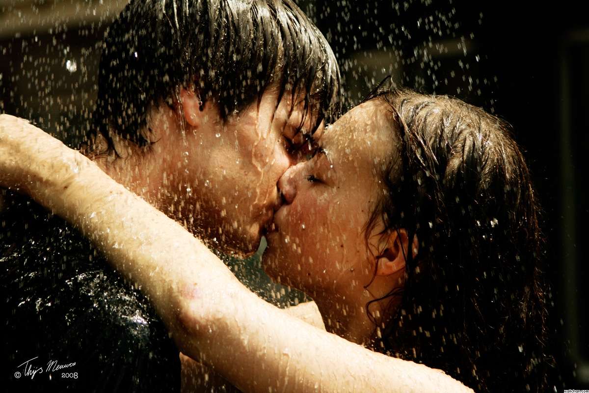 Lip Kissing Wallpaper - Lip Kissing In Rain - 1200x800 Wallpaper 