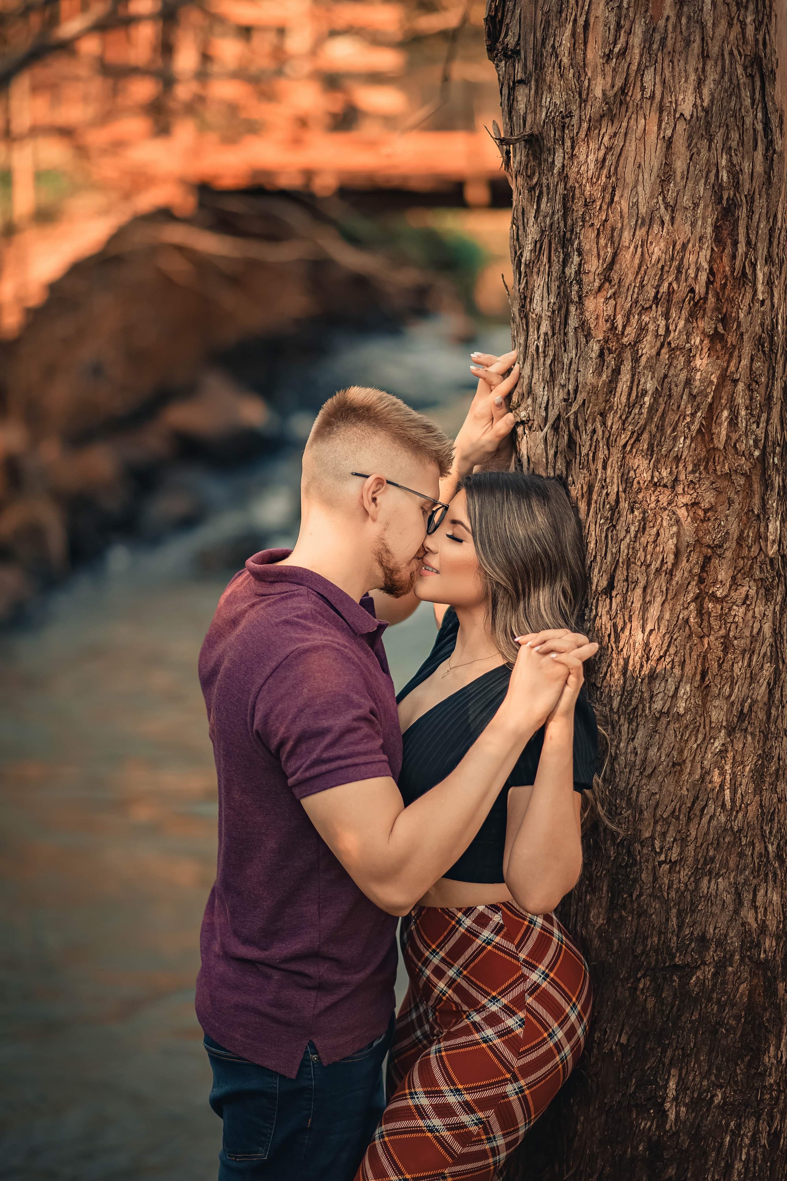 Kissing Love - HD Wallpaper 