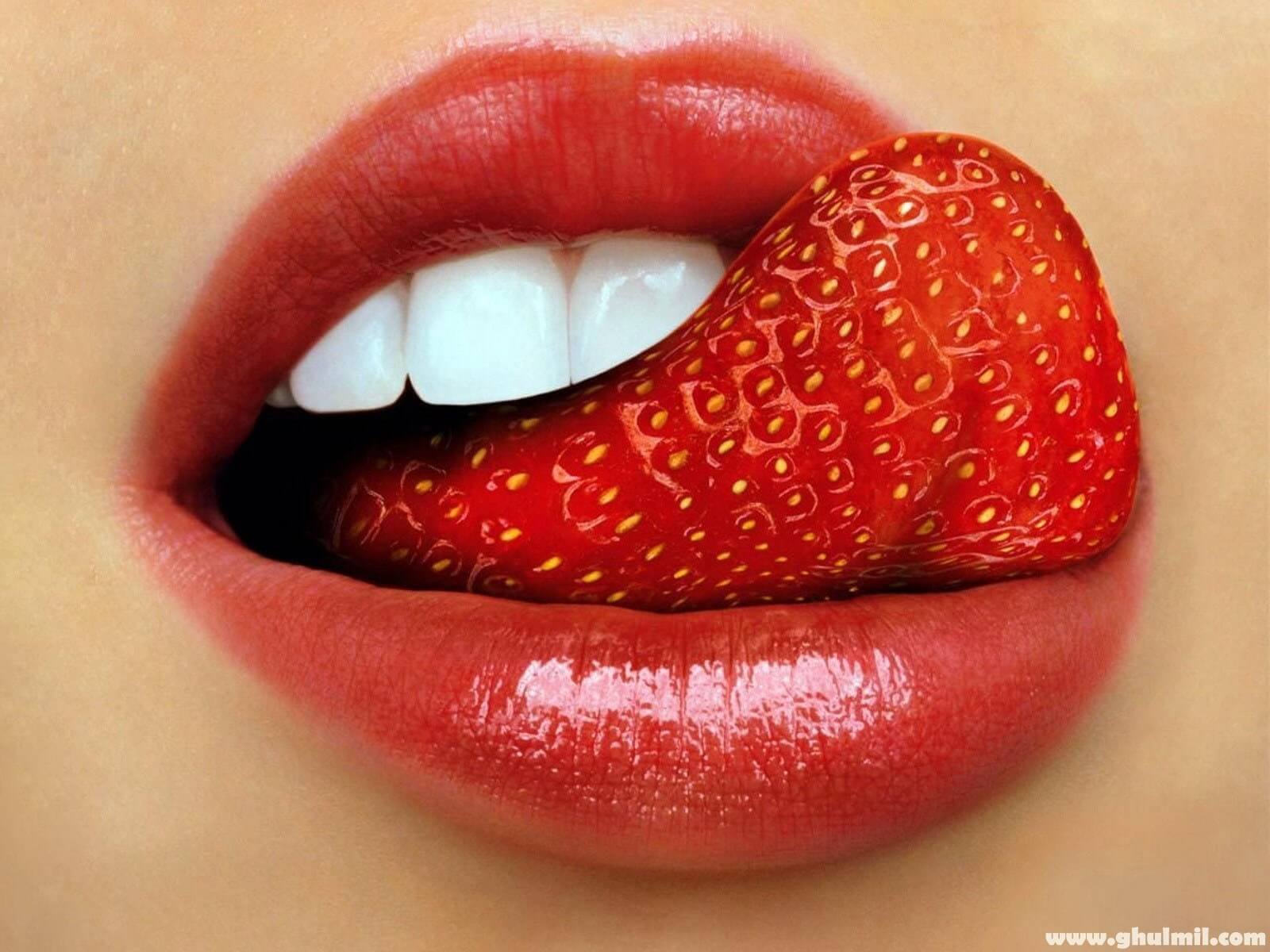Lips Wallpaper - Lips With Strawberry Tongue - HD Wallpaper 