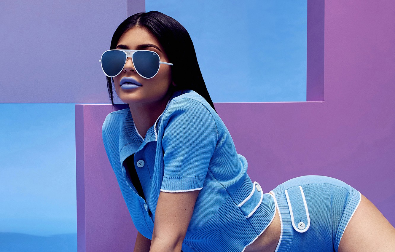Photo Wallpaper Model, Lipstick, Brunette, Glasses, - Kylie Jenner Quay - HD Wallpaper 