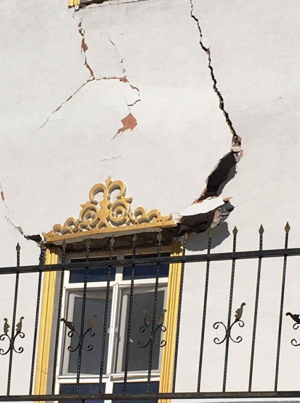 Facade - HD Wallpaper 