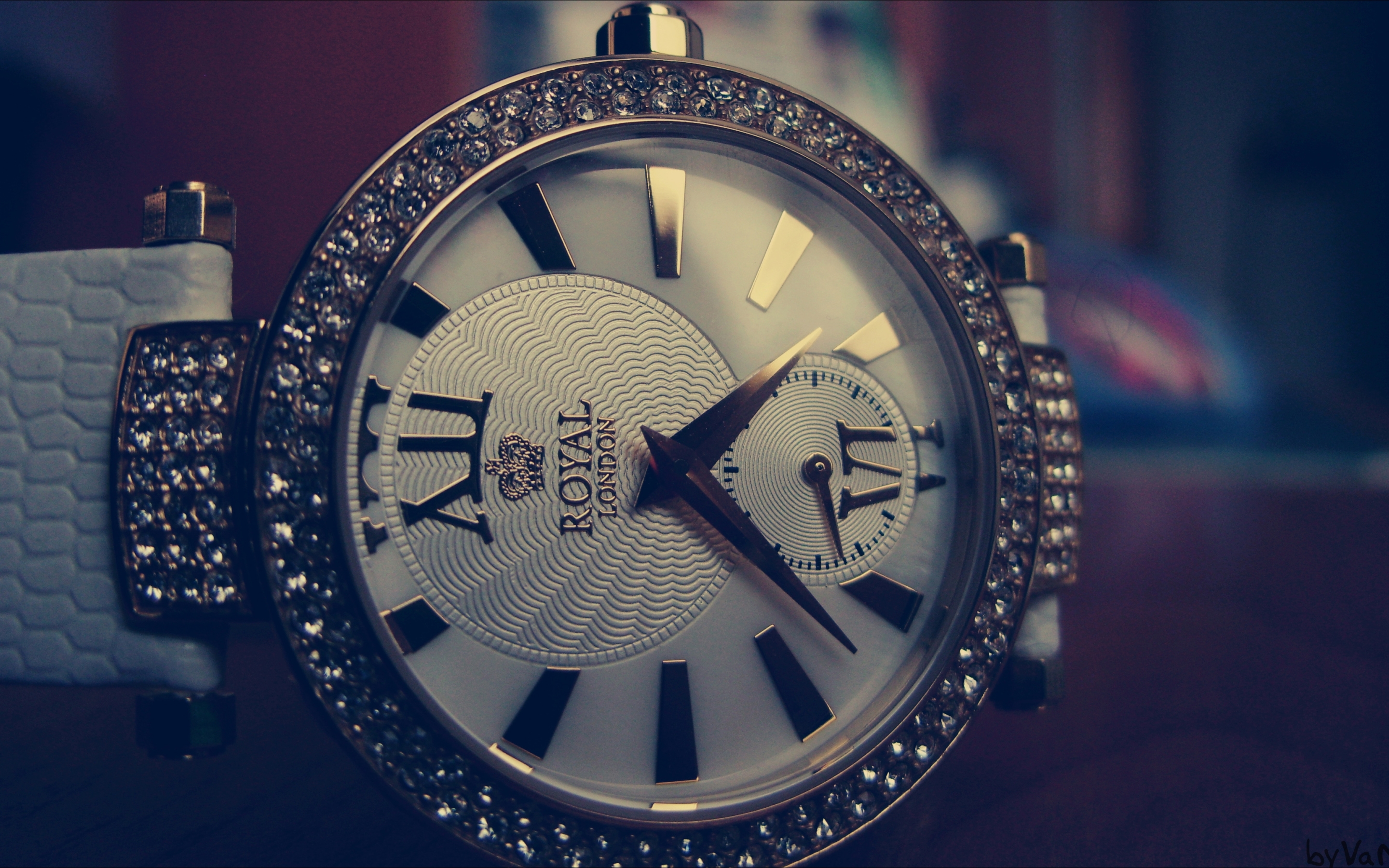 Watch - HD Wallpaper 