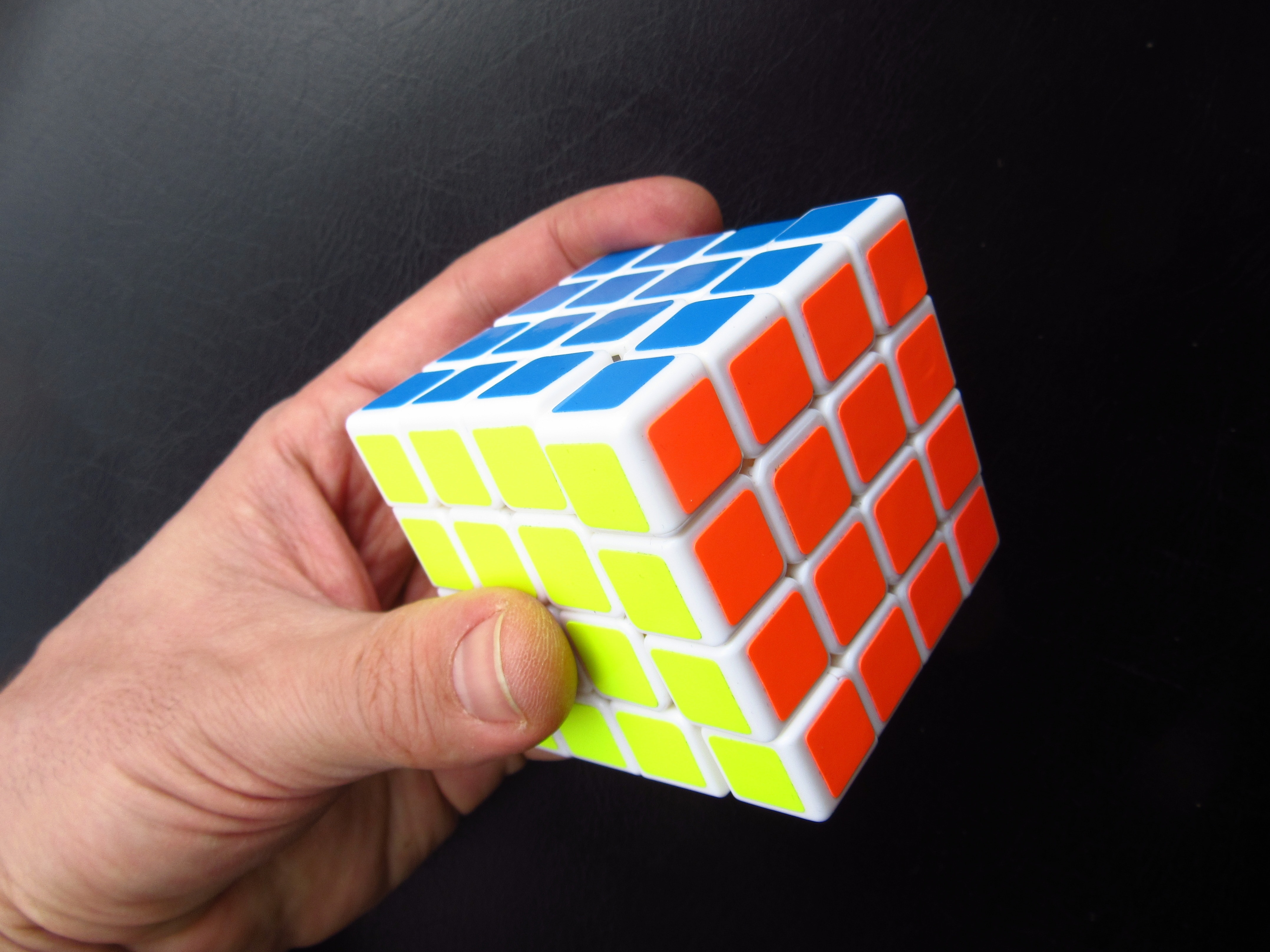 Rubik S Cube - Cubo Rubik En La Mano - HD Wallpaper 