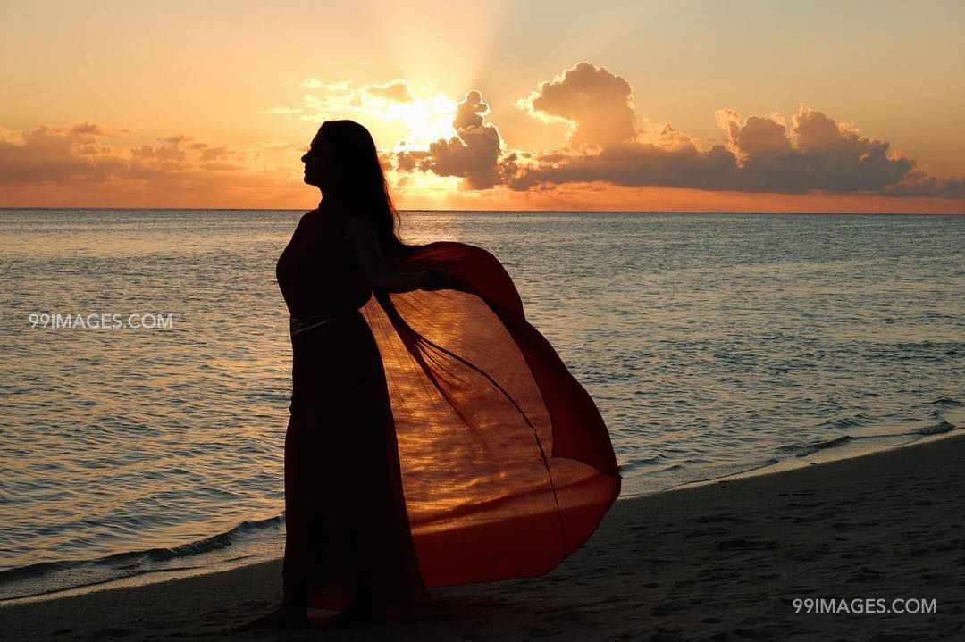 Vidya Pradeep Beautiful Hd Photos & Mobile Wallpapers - Sunset - HD Wallpaper 