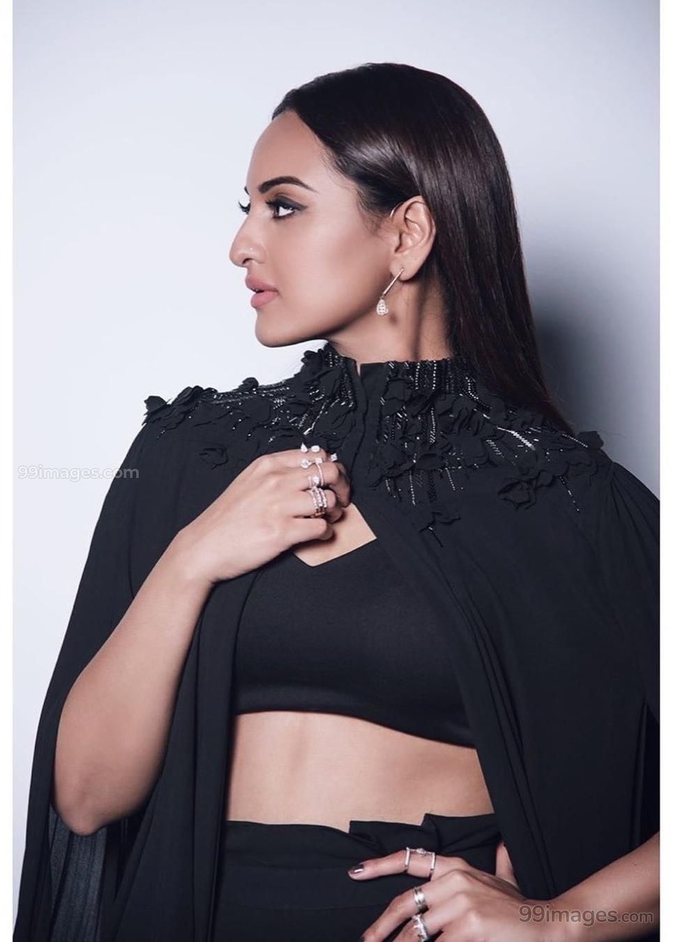 Sonakshi Sinha Replied To Trollers - HD Wallpaper 
