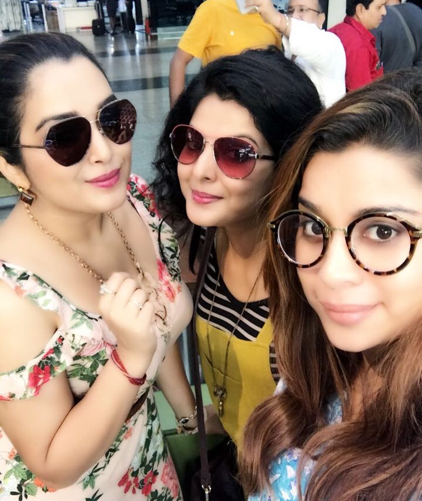 Amrapali Dubey - HD Wallpaper 