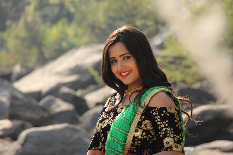 Coolie No 1 Khesari Lal Yadav Kajal Raghwani Bhojpuri - Kajal Raghwani Image 2019 - HD Wallpaper 