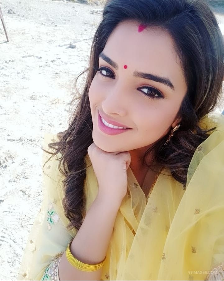 Amrapali Dubey Hot Hd Photos & Mobile Wallpapers (78458) - Amrapali Dubey - HD Wallpaper 