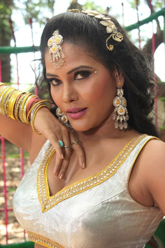 Seema Singh Bhojpuri Actress - HD Wallpaper 