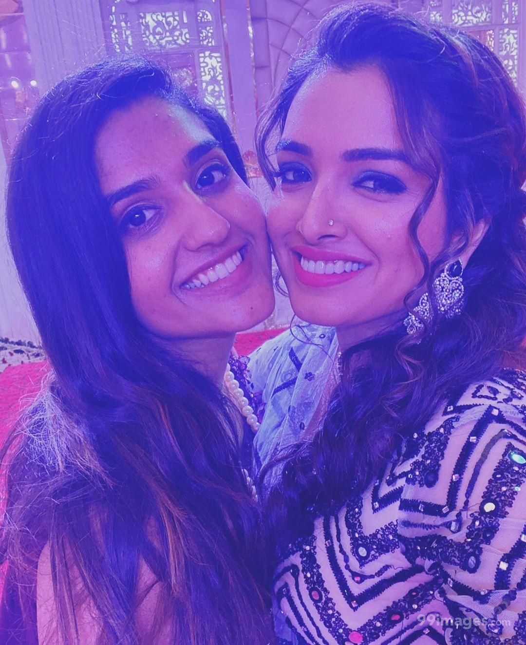 Amrapali Dubey Hot Hd Photos & Mobile Wallpapers 
 - Amrapali Dubey - HD Wallpaper 