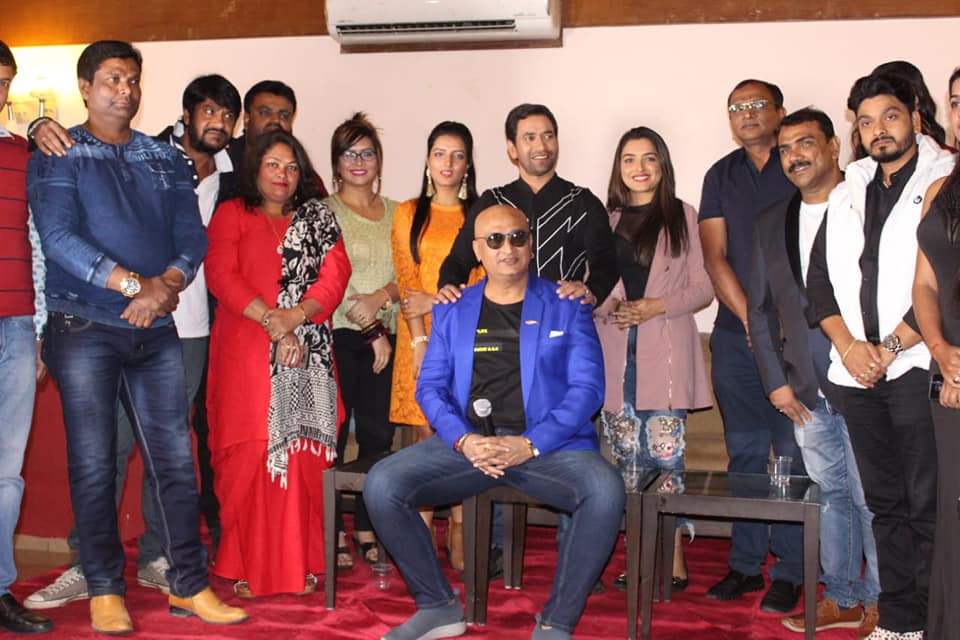 Social Group - HD Wallpaper 