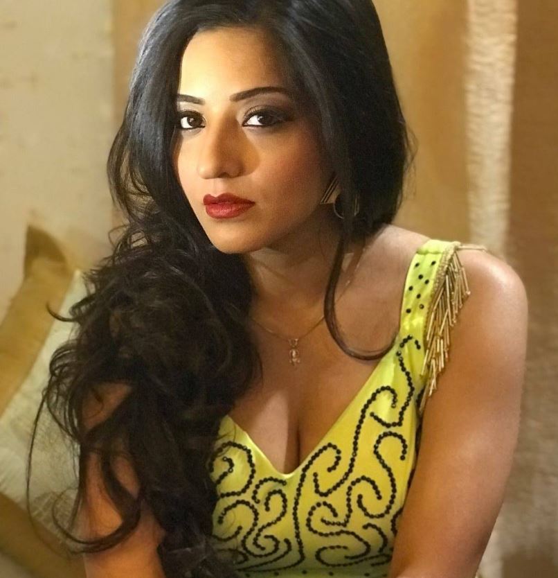 Indian Girl Photo Download 2018 - HD Wallpaper 