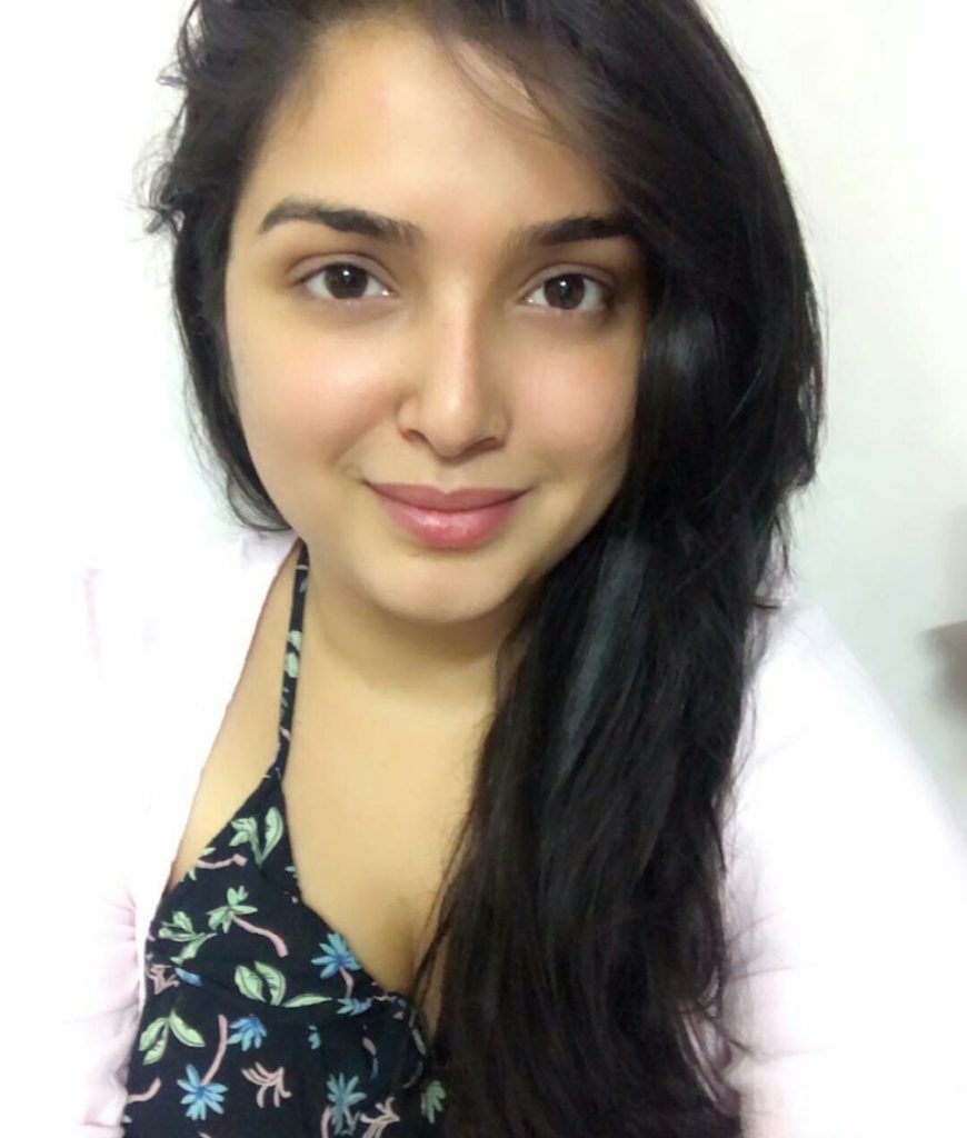 Amrapali Dubey Cute Smile Photos - Amrapali Dubey Without Makeup - HD Wallpaper 