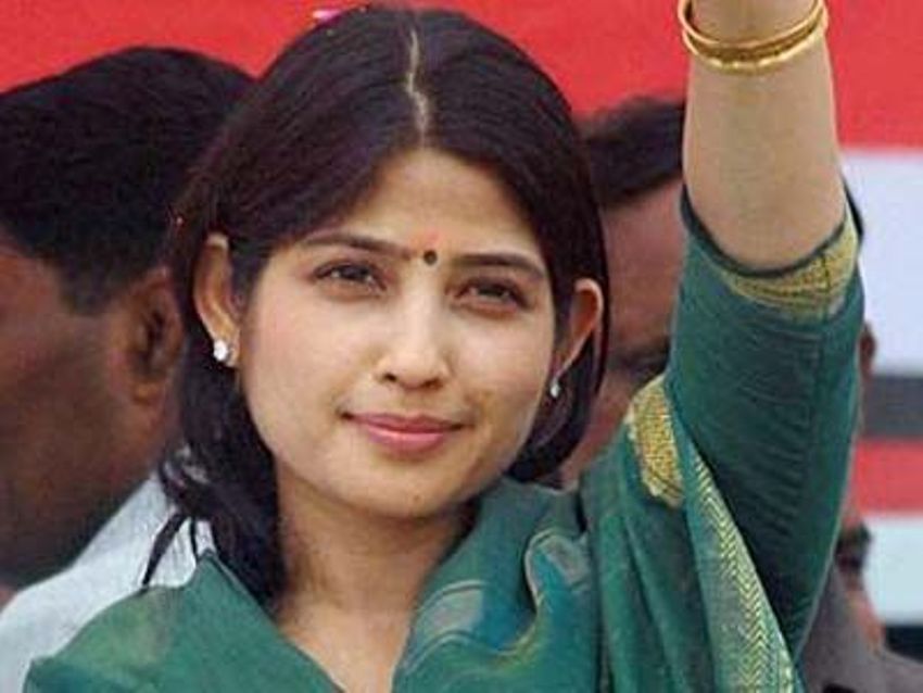 Dimple Yadav - Dimple Yadav Wife Of Akhilesh Yadav - HD Wallpaper 