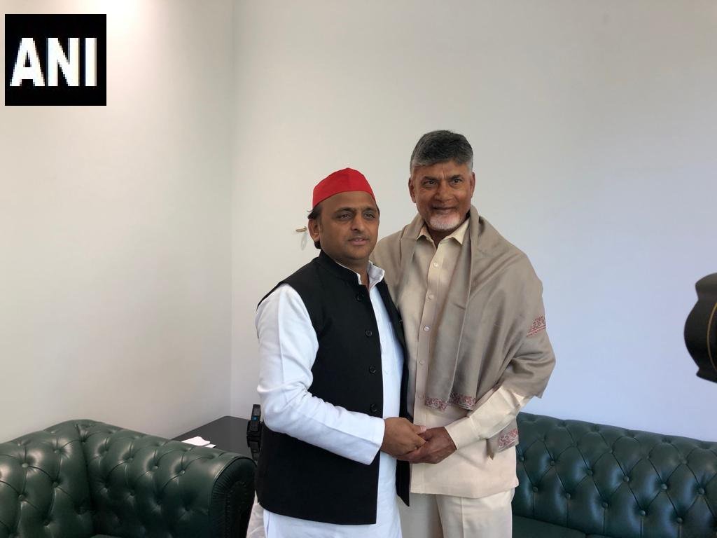 Chandrababu Naidu With Akhilesh - HD Wallpaper 