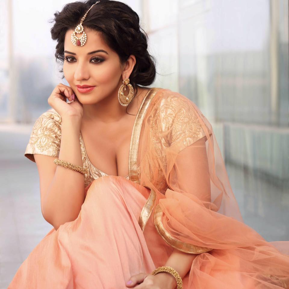 Monalisa New Photoshoot Gallery - Monalisa - HD Wallpaper 