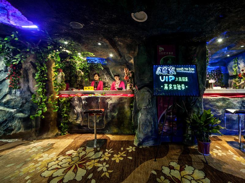 Commercial Building - HD Wallpaper 