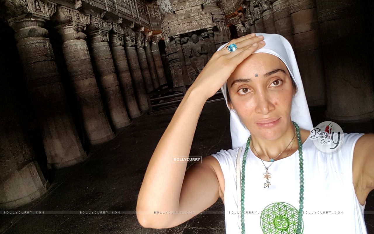 Gaia Mother Sofia Hayat On Spiritual Journey To Ajanta - Ajanta Caves - HD Wallpaper 