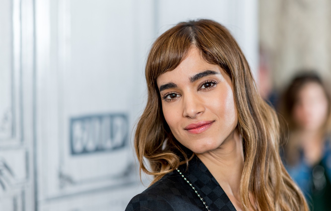 Photo Wallpaper Look, Face, Pose, Portrait, Actress, - Egyptian Actresses In Hollywood - HD Wallpaper 