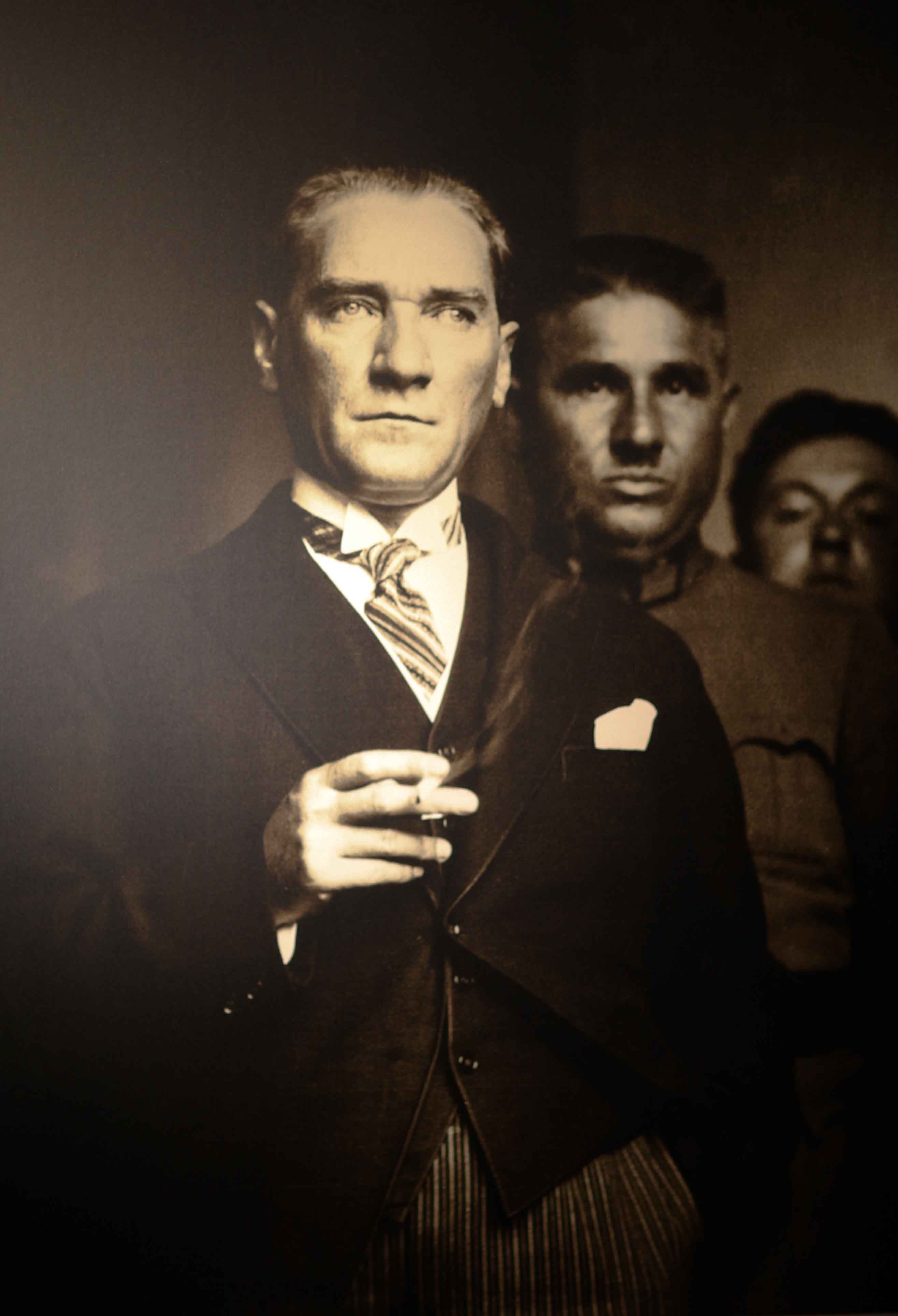 Mustafa Kemal Ataturk Cool - HD Wallpaper 