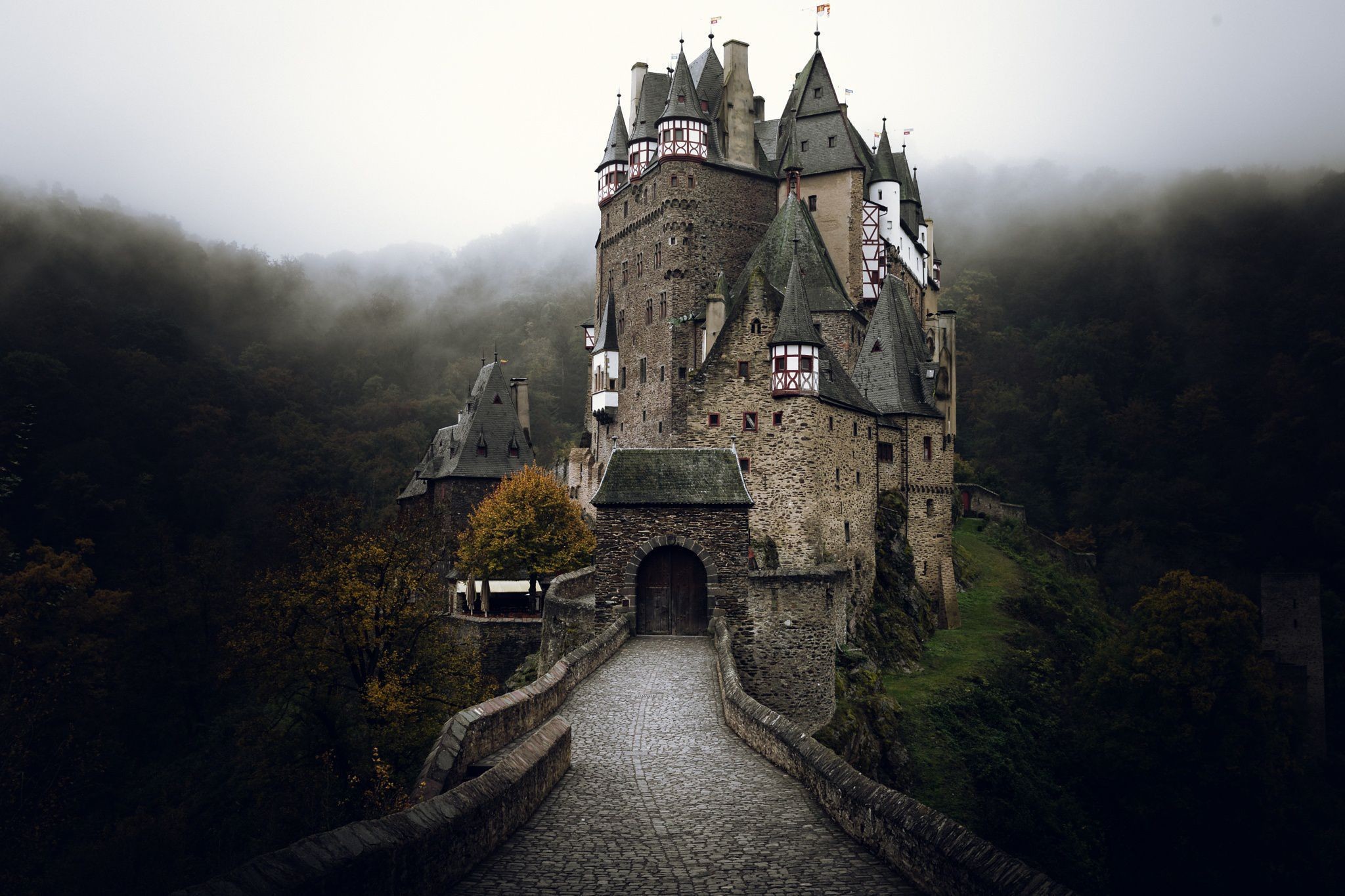 2048x1365, Eltz Castle Wallpapers Hq 
 Data Id 336814 - Burg Eltz - HD Wallpaper 