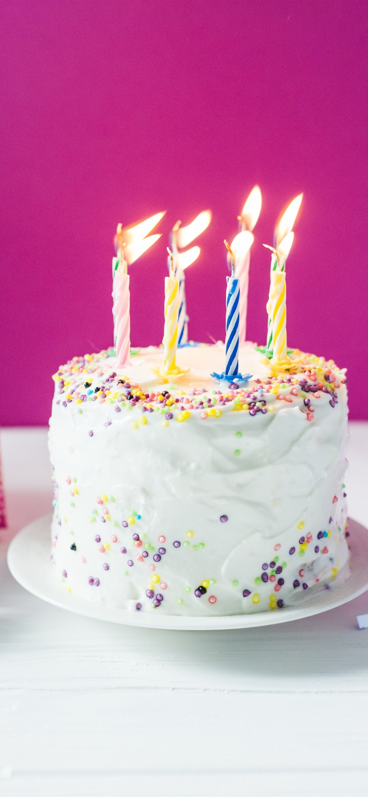 Iphone Wallpaper Birthday Cake, Gift, Balloon - Fondo De Pantalla Cumpleaños - HD Wallpaper 