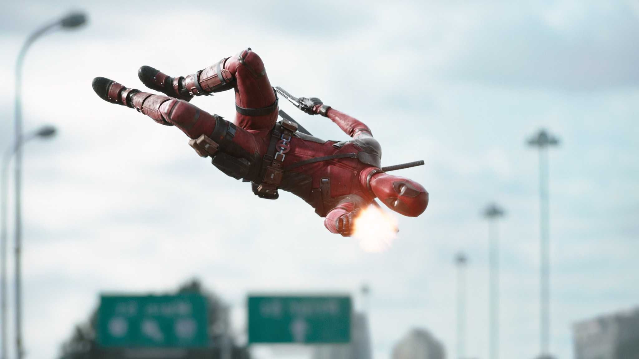 Deadpool Wallpaper From Film - HD Wallpaper 