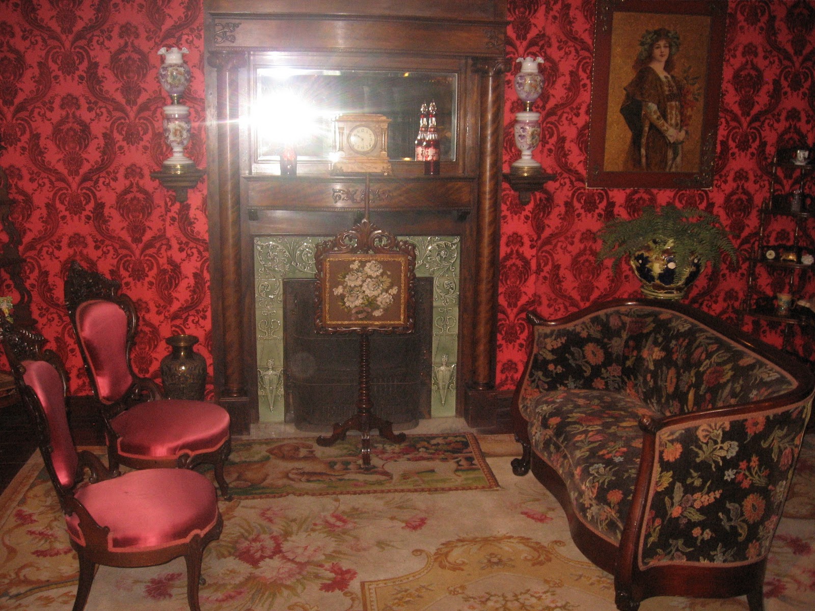 Old Victorian Living Room - HD Wallpaper 