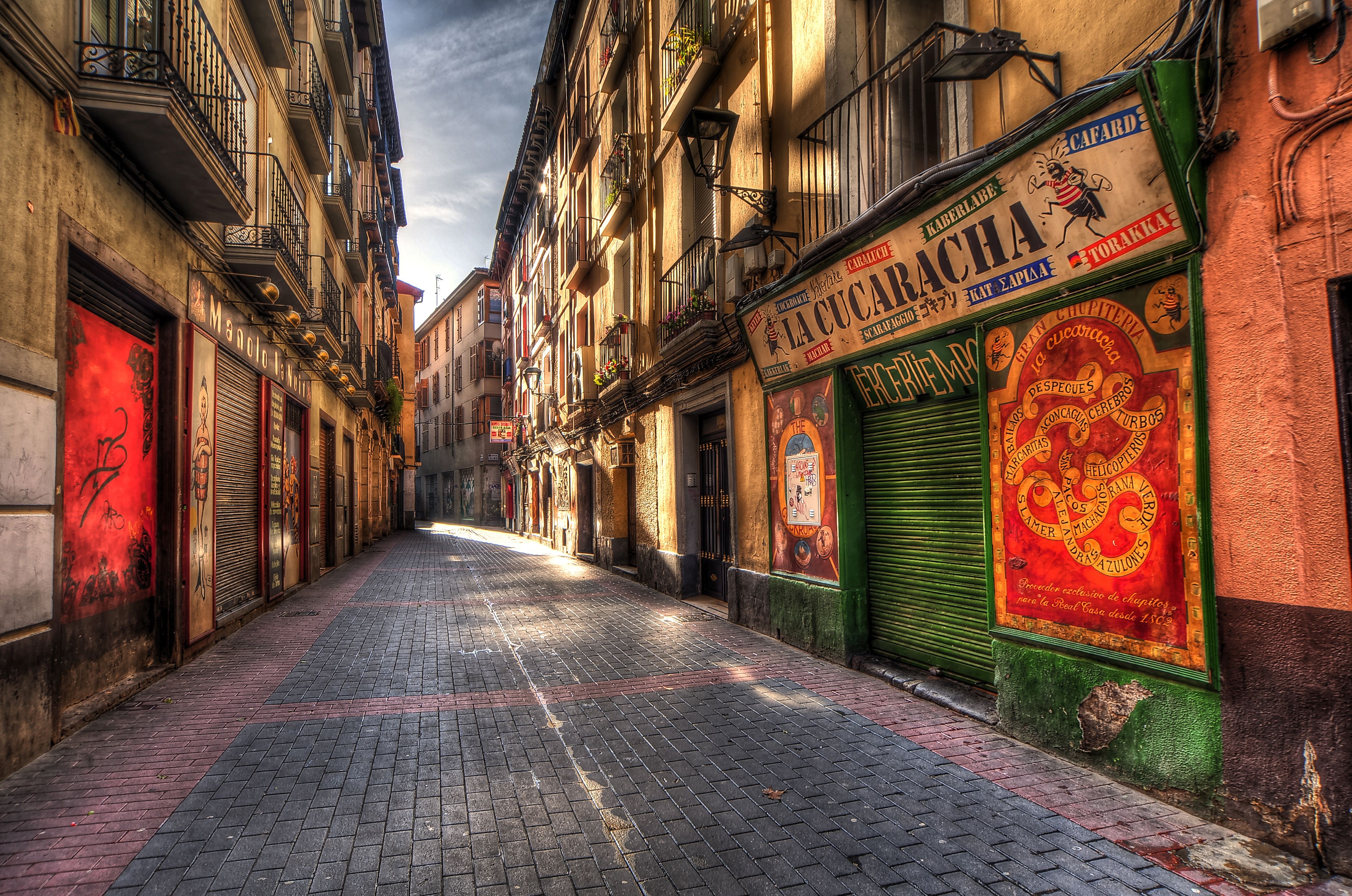 Side Street In Spain 4k Ultra Hd Wallpaper And Background - Vintage Street Background - HD Wallpaper 