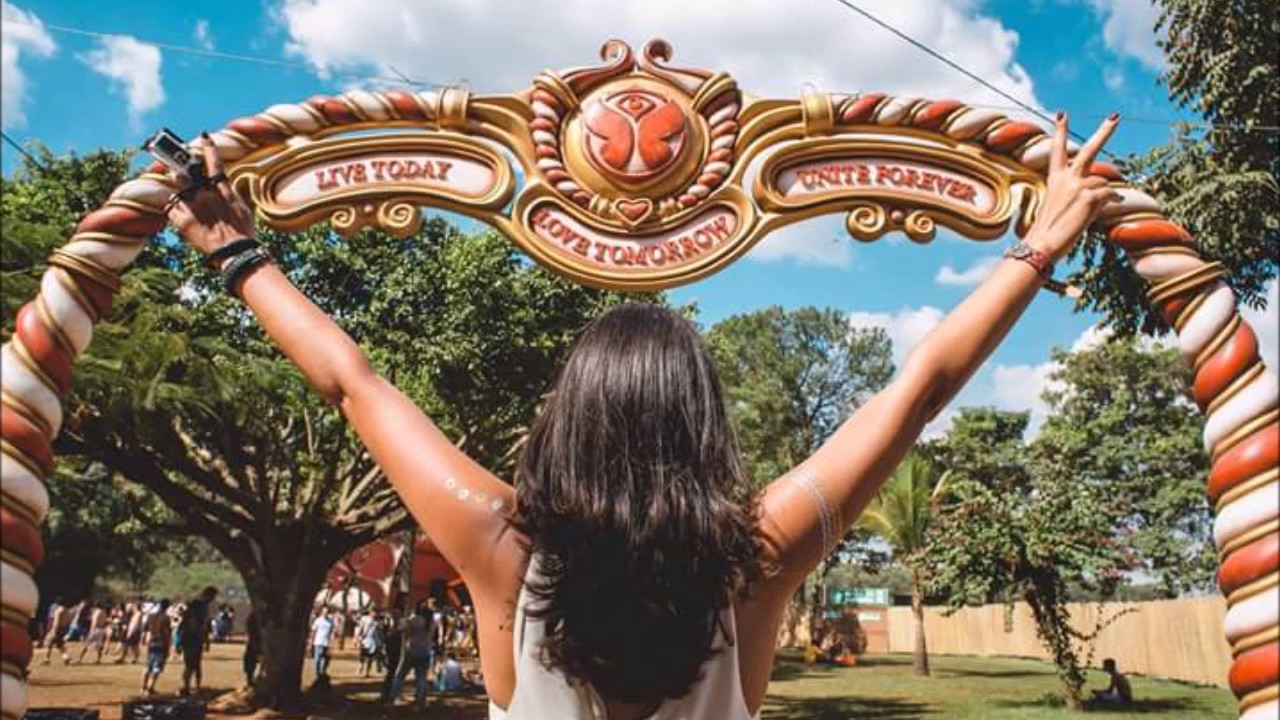 Hd Wallpaper Tomorrowland - HD Wallpaper 